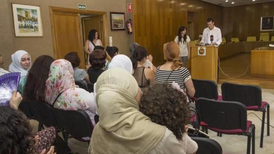 Elda lidera un programa europeo destinado a integrar a mujeres inmigrantes
