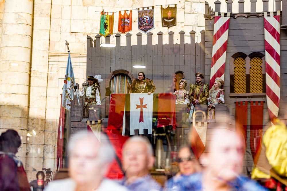 Las huestes moras se hacen con el castillo tras una dura batalla en la que las tropas cristianas defendieron la villa con los arcabuces.