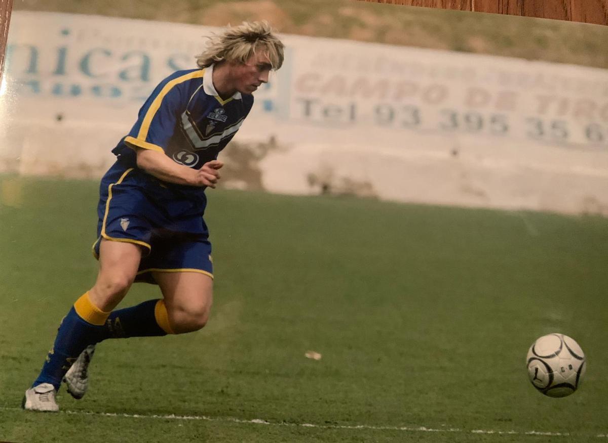 Vila va jugar al filial del Badalona del 2000 al 2003