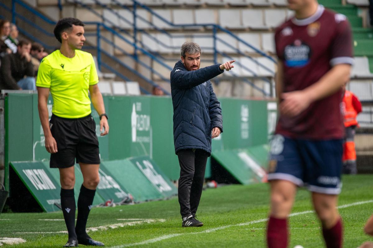 Rubén Domínguez en el Estadio de A Malata.