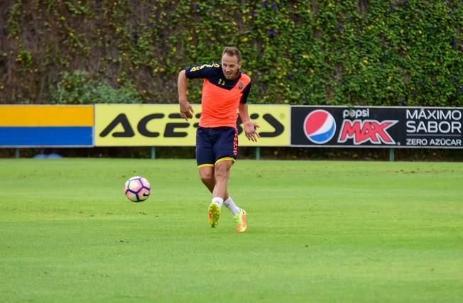 Entrenamiento UD Las Palmas en Barranco Seco ...