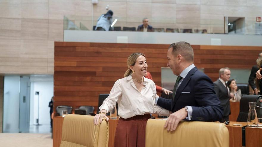 Extremadura dicta sentencia a la espera de las generales: el PP gana, pero Vox decide