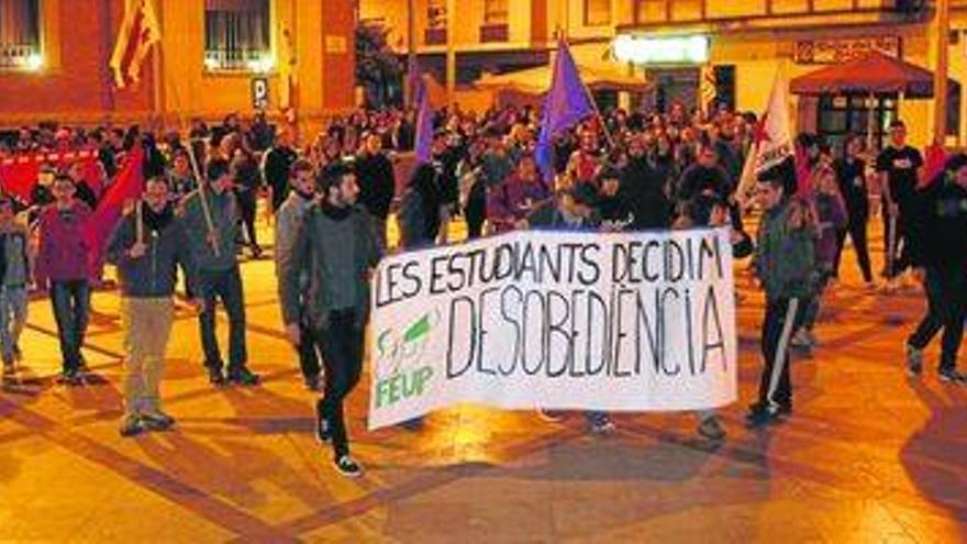 La protesta estudiantil vacía las aulas de Castellón pero se siente poco en la calle