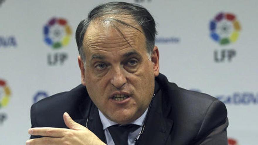 Tebas califica de &quot;modélicas&quot; las canteras del Madrid y Atlético