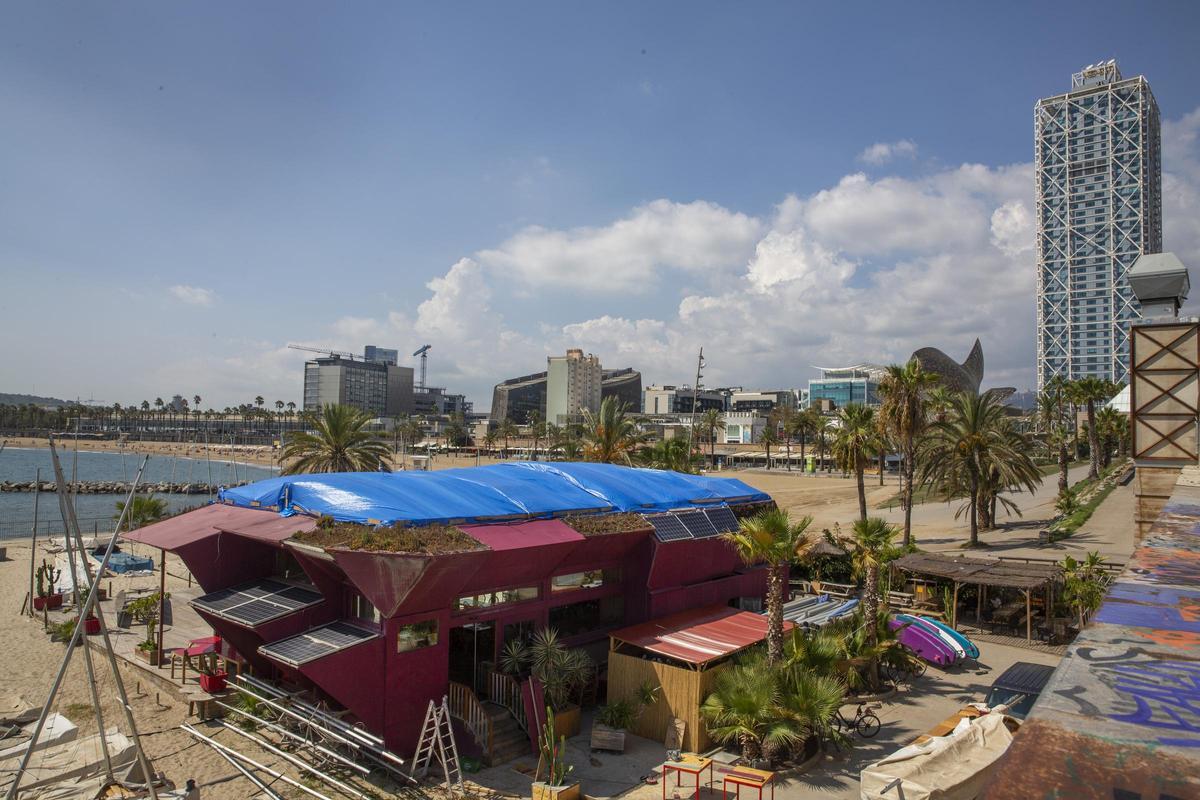 Barcelona salvarà el club de patí de vela però deixa en l’aire el seu restaurant de platja