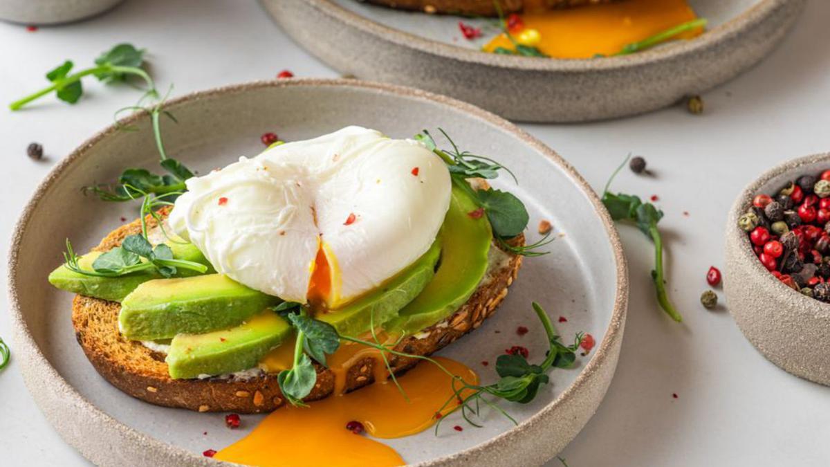 Huevo poché, indispensable para muchos en el desayuno.