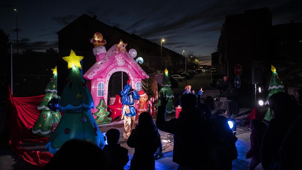 FOTOGALERÍA | Buzón mágico en la barriada de La Cañada de Cáceres
