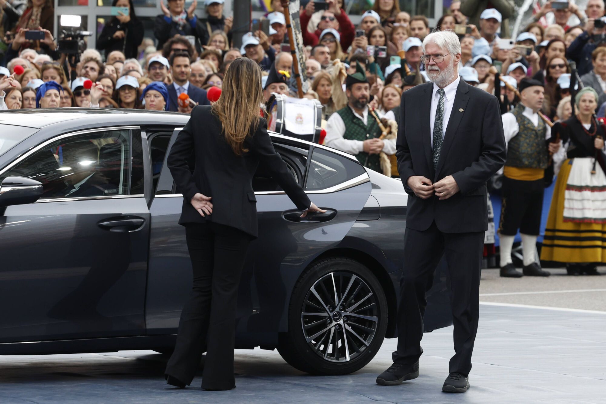 Premios Princesa. Entrada al teatro Campoamor de premiados. Kanon