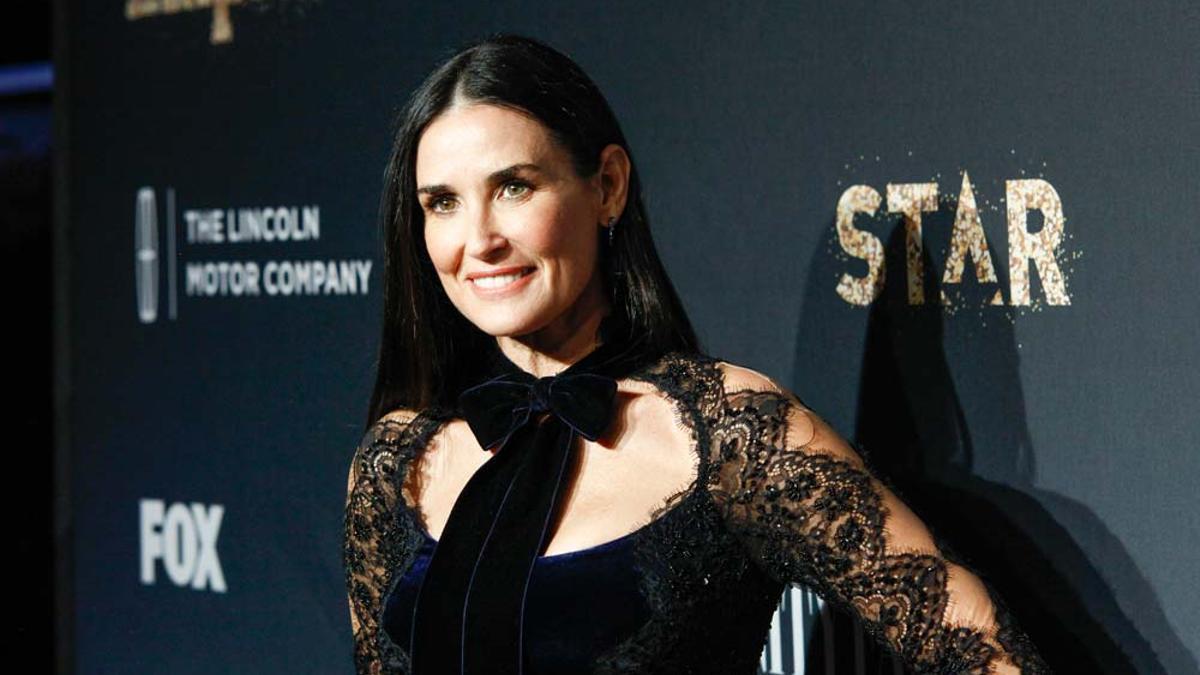 Nuevo curro: Demi Moore se pasa a la erótica femenina