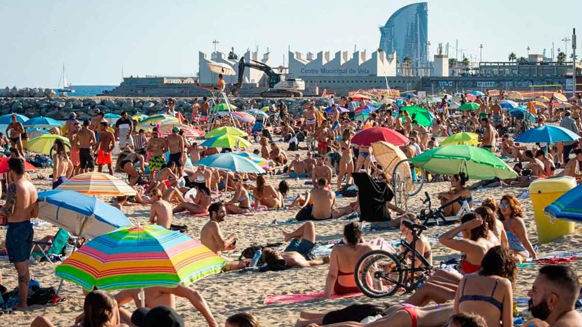 Barceloneses aprovechan coletazos de buen tiempo ante prealerta de lluvias.