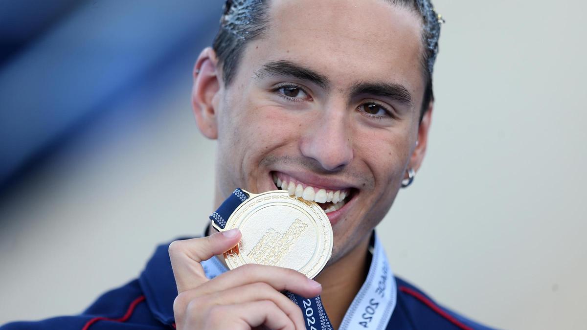 Dennis González, con su medalla de oro de los Europeos de 2024.