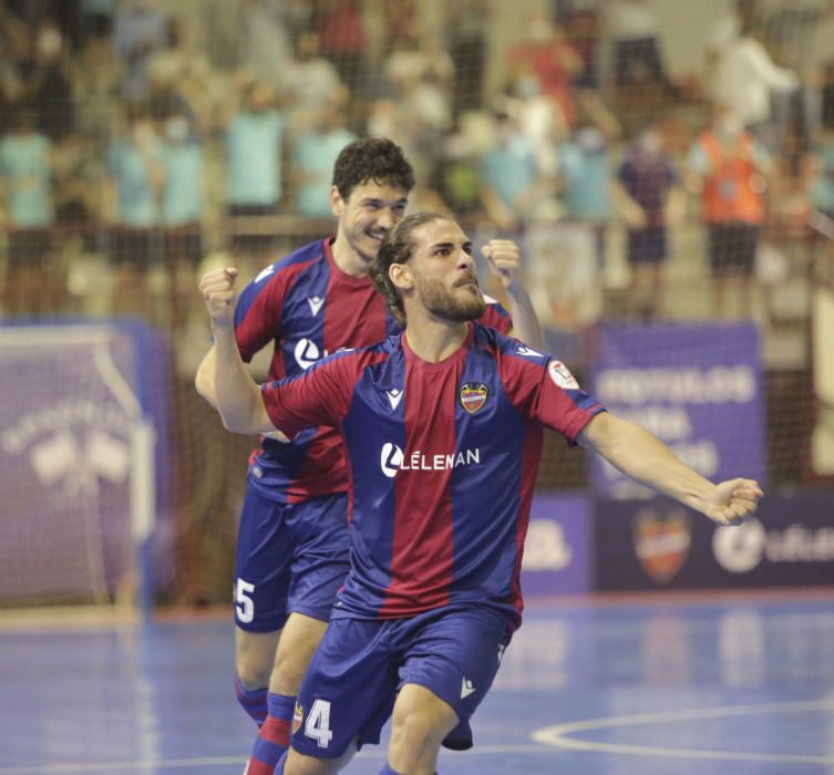 Levante - Valdepeñas: Las mejores fotos del duelo