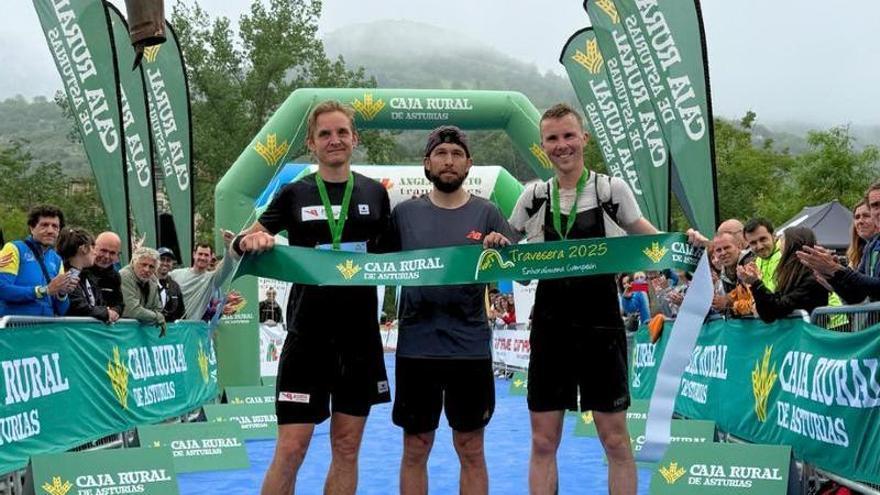 Así ha sido la Travesera de los Picos de Europa, una de las carreras de montaña más duras del mundo, y estos son sus flamantes campeones