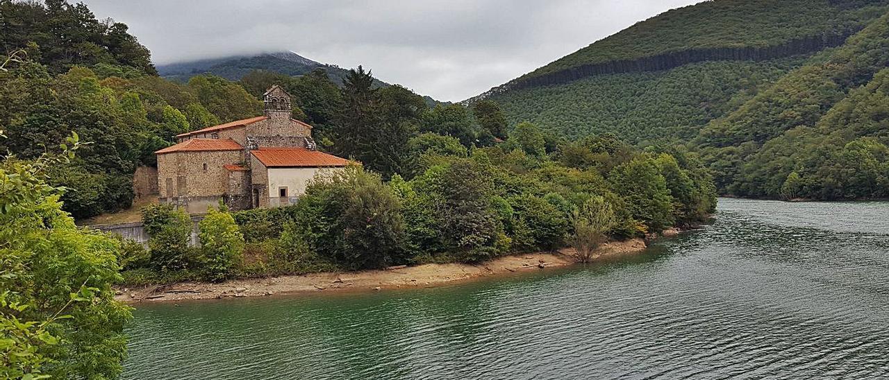 El embalse de Tanes, en Caso. | Fernando Rodríguez