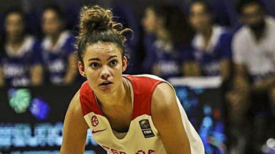 Estel Puiggròs va fer 10 punts | FIBA EUROPE