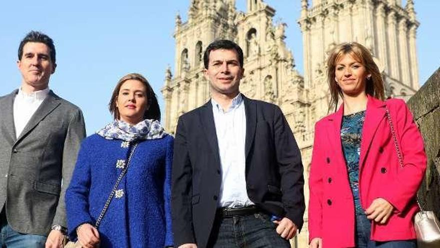 Pablo Arangüena, Patricia Otero, Gonzalo Caballero y Marina Ortega, ayer en Santiago. // X. Álvarez