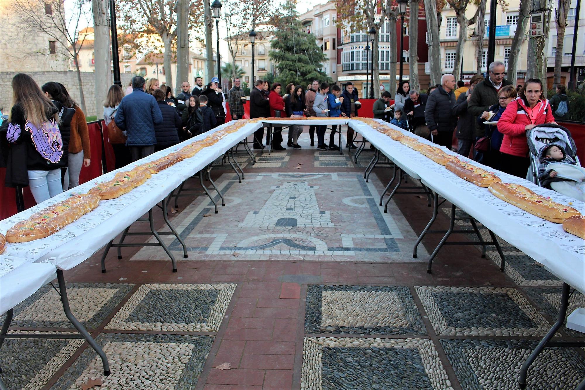 El roscón gigante y solidario vuelve a Lucena