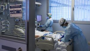 El coronavirus segueix en expansió a Catalunya amb els hospitals cada vegada més plens