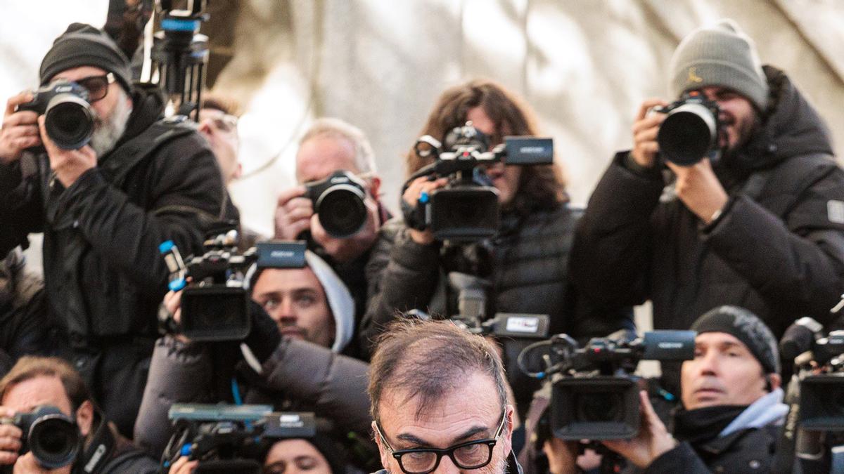 El exasesor Koldo García a su llegada al Tribunal Supremo, a 27 de noviembre de 2025, en Madrid (España). El magistrado del Tribunal Supremo, Leopoldo Puente, ha citado al exministro José Luis Ábalos y al exasesor Koldo García a comparecer hoy p