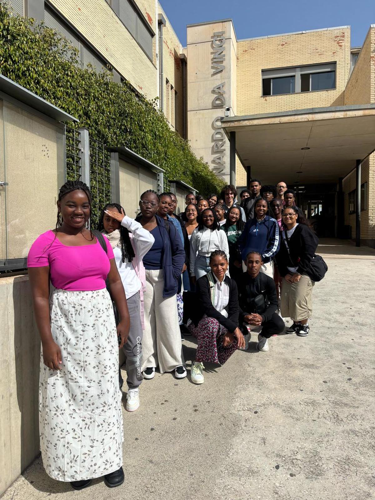 Los estudiantes de la isla caribeña en el instituto alicantino