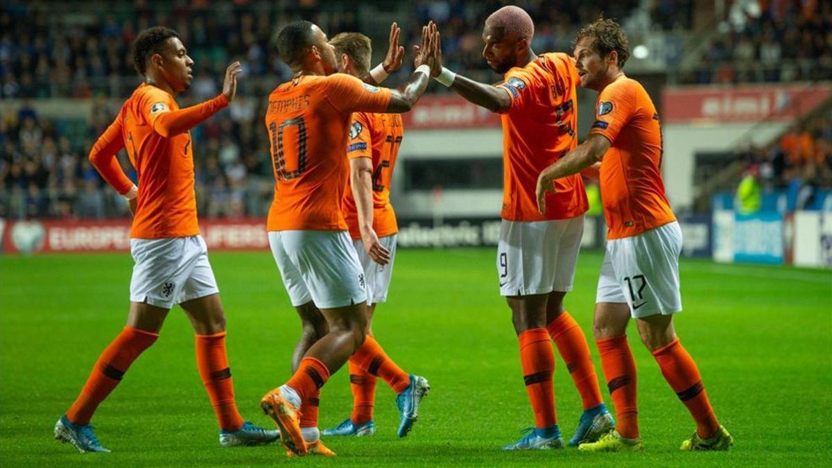 Ryan Babel estrenó la cuenta en Holanda