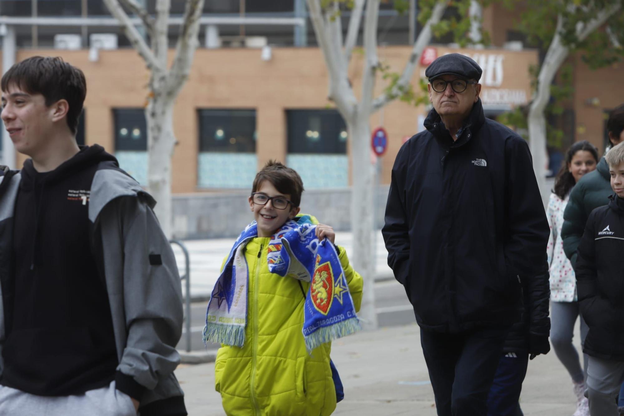 En imágenes | Gran expectación en el entrenamiento a puerta abierta del Real Zaragoza en La Romareda