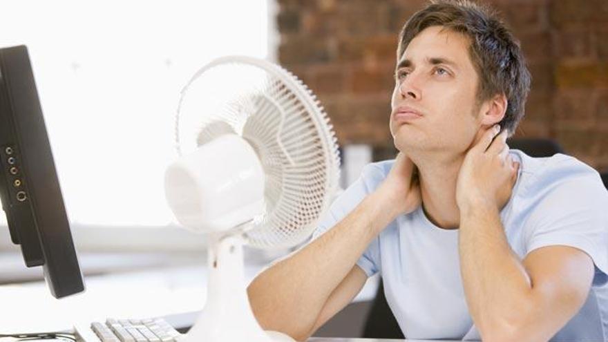 Muchos trabajadores sienten calor en el trabajo