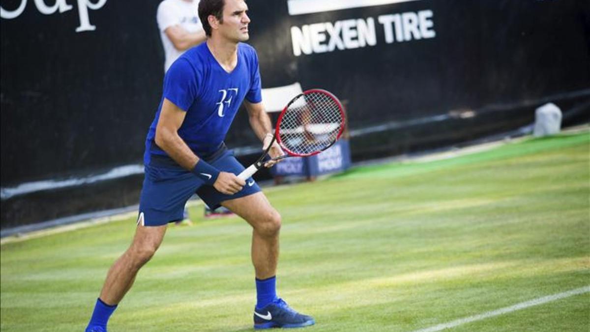 Roger Federer durante uno de sus entrenamientos en Stuttgart