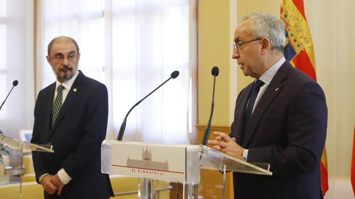 Javier Lambán y Alejandro Blanco, en un a comparecencia en la sede de la DGA.