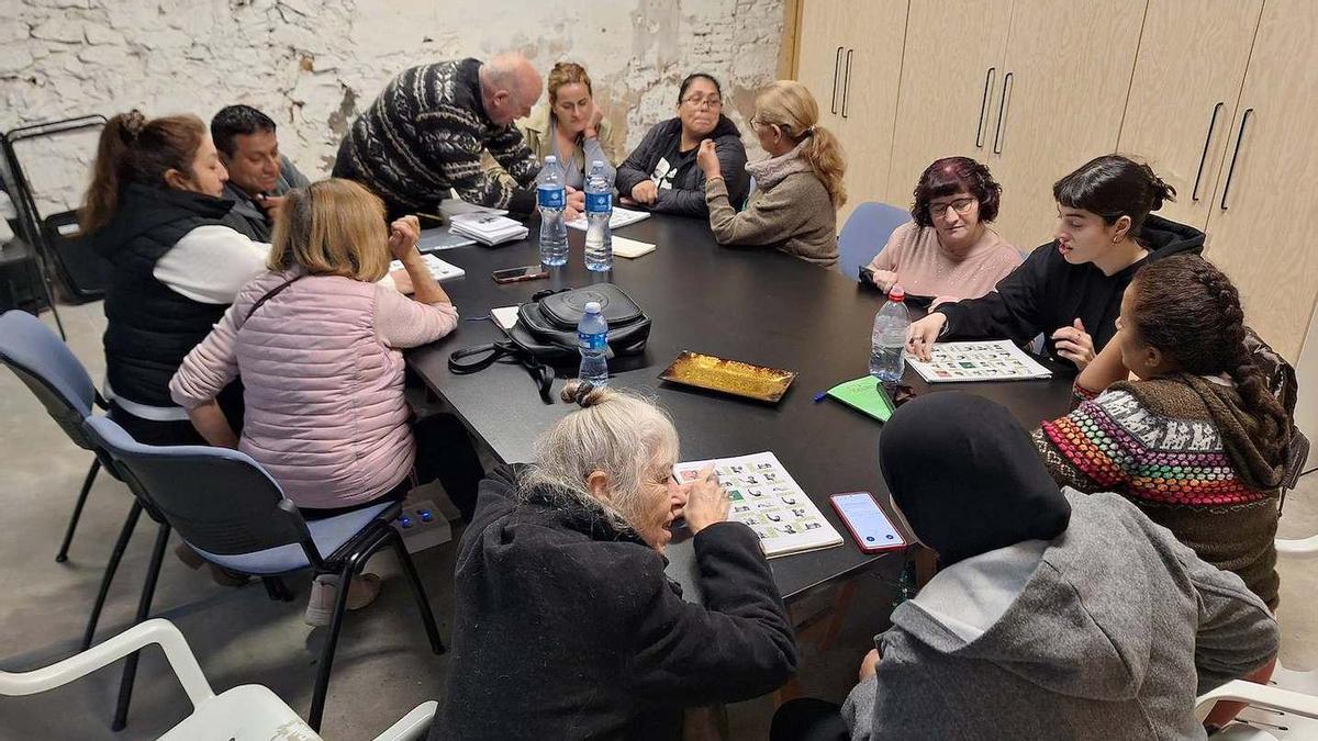 Grup de conversa en català de la Coordinadora d’Associacions per la Llengua Catalana