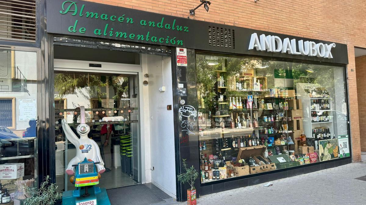 Escaparate de Andalubox en Gonzalo Bilbao (Sevilla).