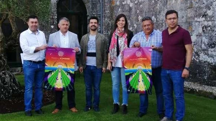 Presentación de &quot;Le chemin de Breogán&quot; por parte de la Banda de Gaitas de Forcarei y la Banda de Silleda, ayer, en Aciveiro.