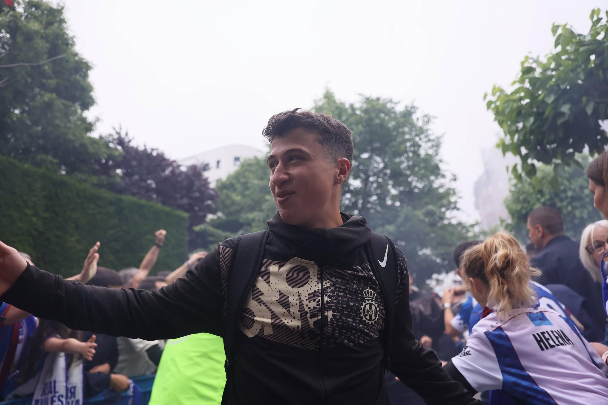EN IMÁGENES: Avilés se tiñe de blanquiazul para la final por el ascenso ante el Rayo Majadahonda