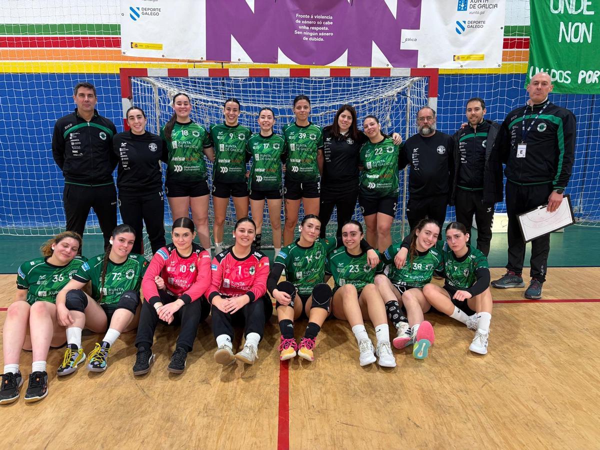 La formación verde celebró la consecución de la permanencia.