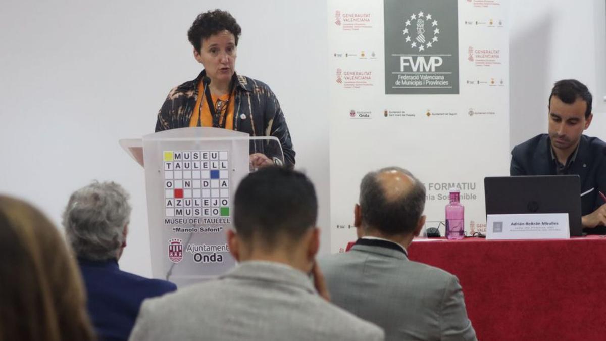 La alcaldesa de Onda, en la jornada formativa sobre economía sostenible.  | MEDITERRÁNEO