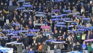 Entre la quedada frustrada y la magia de un Riazor pleno