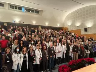 El Hospital Reina Sofía de Córdoba homenajea a los 240 trabajadores que se jubilan este año