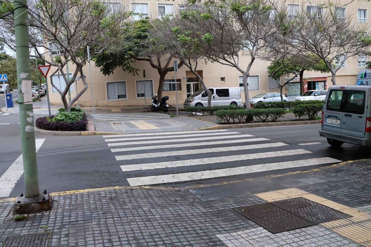 Un paso peatonal en el barrio de Tamaraceite