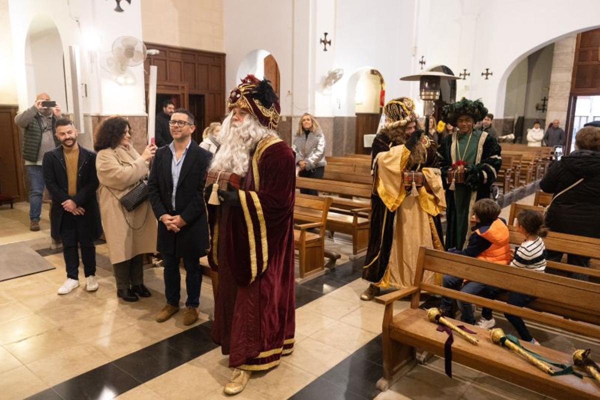 Mira aquí todas las fotos de la cabalgata de Reyes Magos en Ibiza