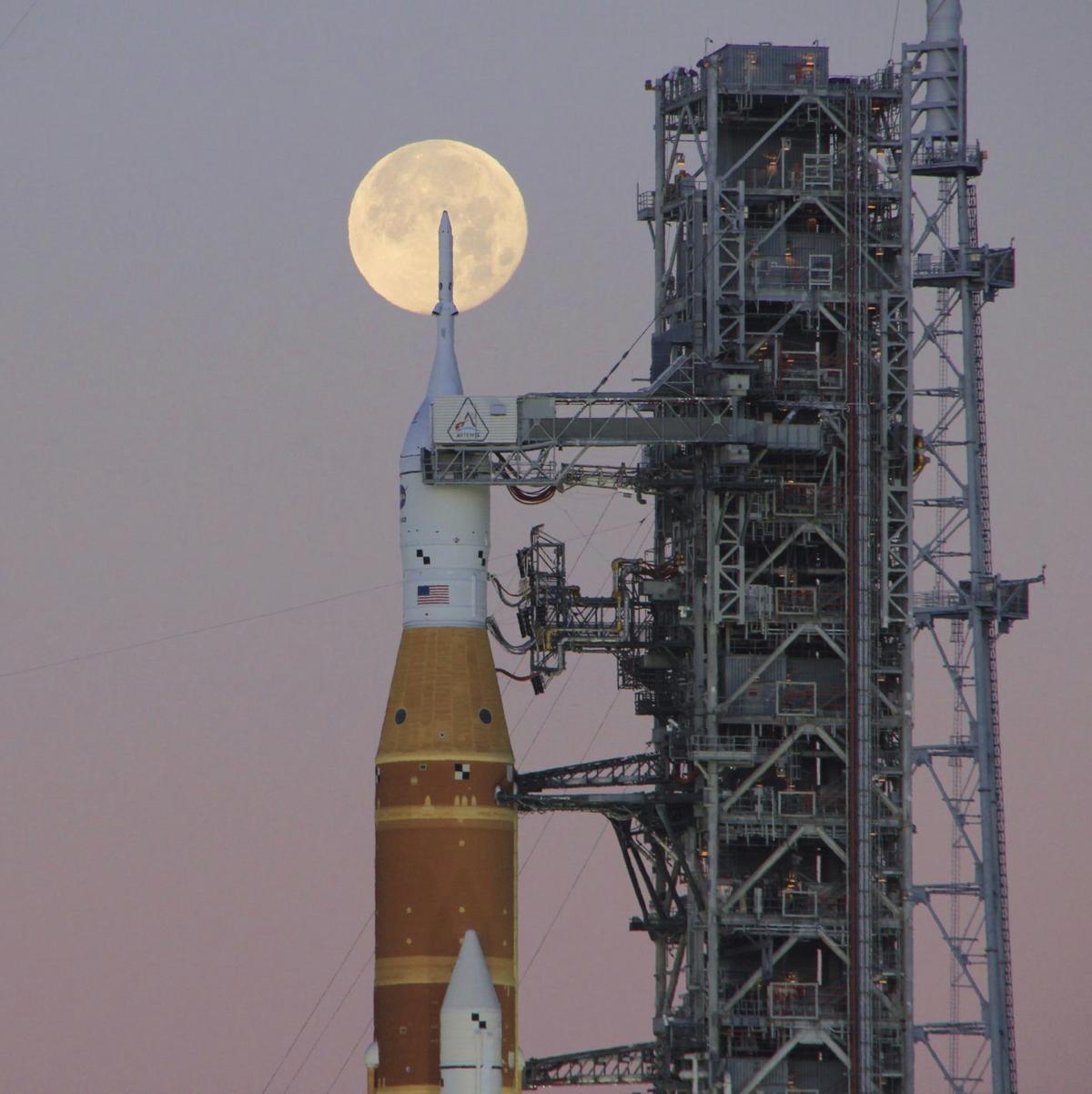 Un lavabo espacial, una cuina i un gimnàs