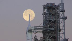 Un lavabo espacial, una cuina i un gimnàs