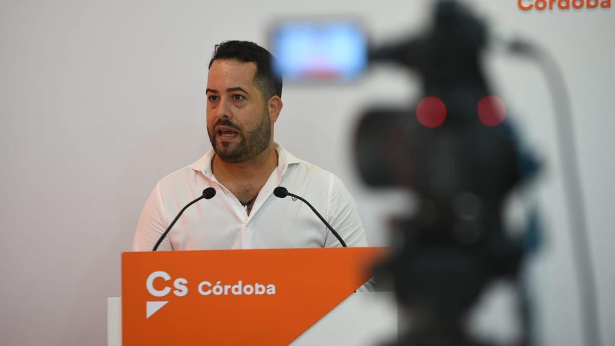 Fran Carrillo durante la rueda de prensa ofrecida en la sede de Córdoba.