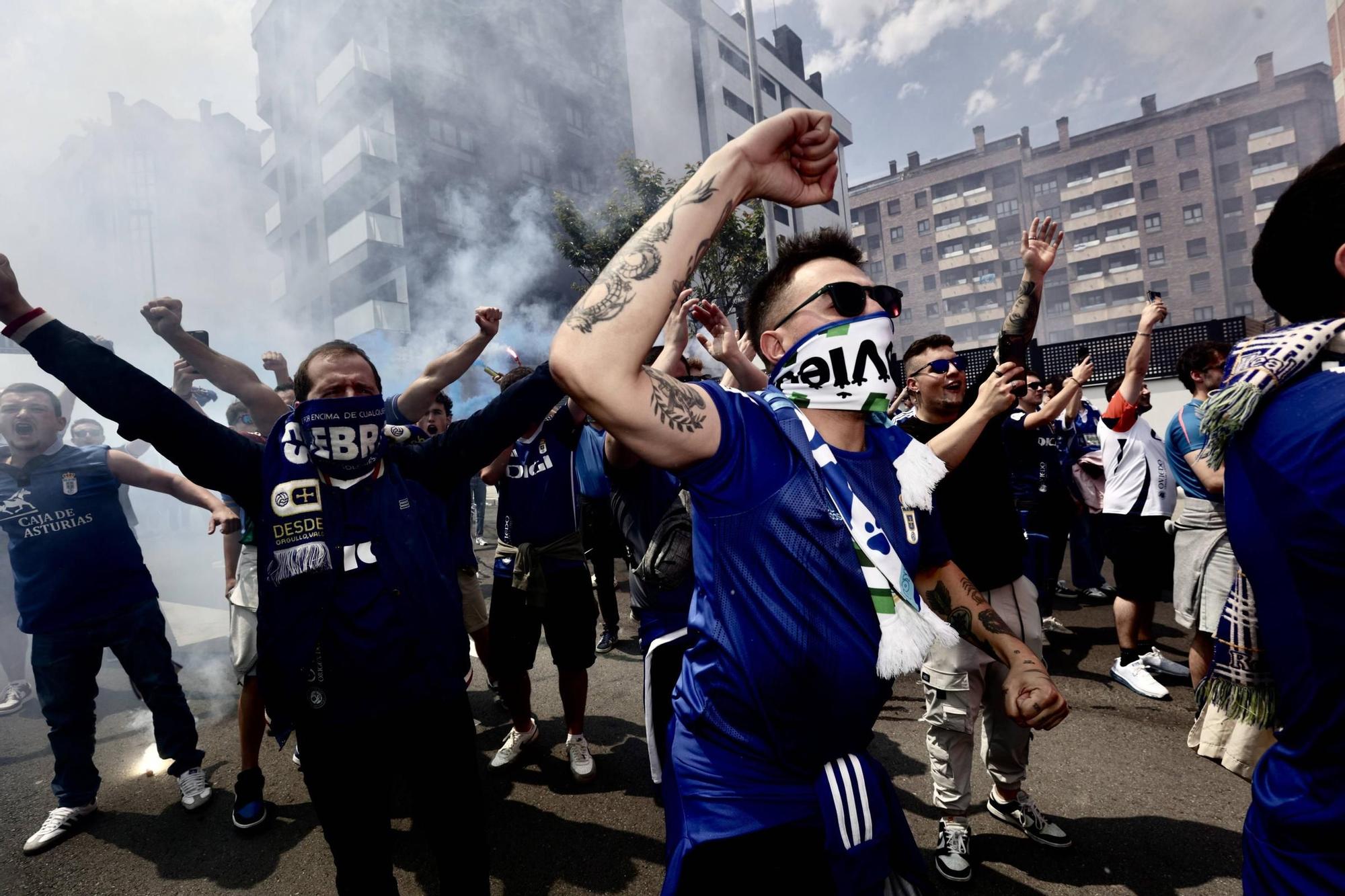 EN IMÁGENES: Ambientazo en la valiosa victoria del Oviedo contra el Zaragoza