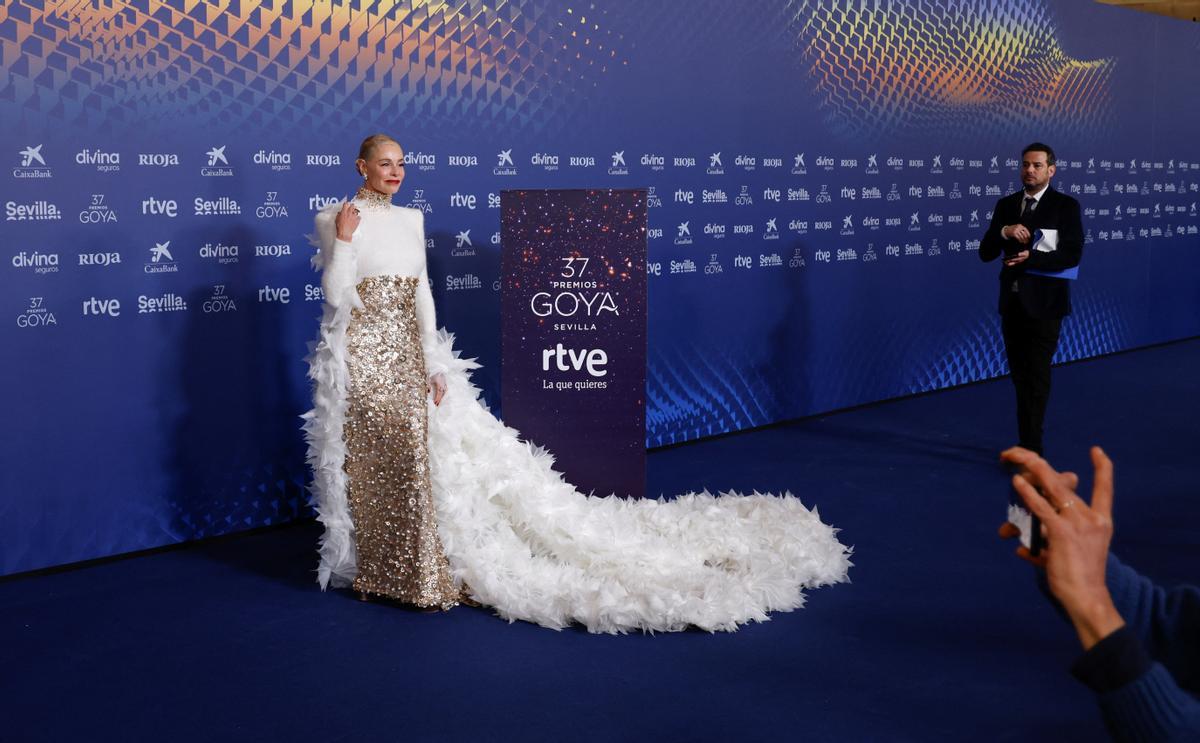 Las mujeres son las protagonistas de la alfombra azul de los Goya