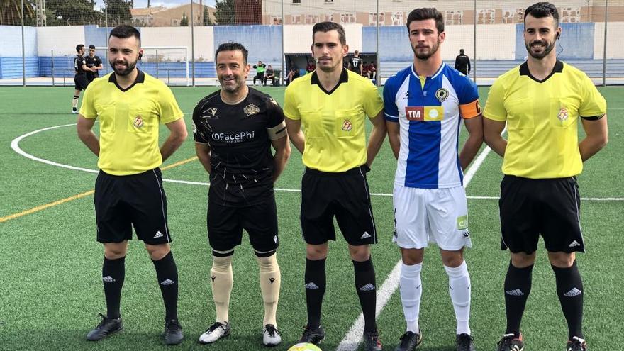 Los capitanes, antes del partido.