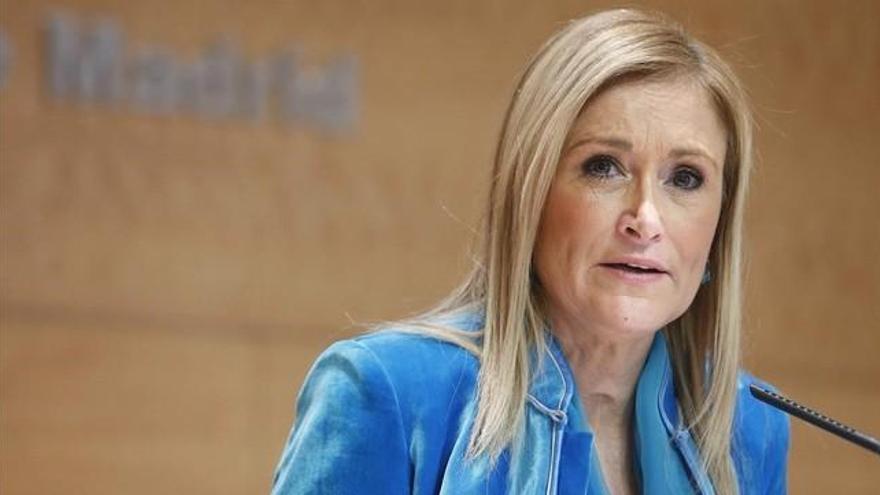 Cifuentes acusa a Podemos de llevar en sus listas a &quot;pederastas, agresores y antiguos terroristas&quot;