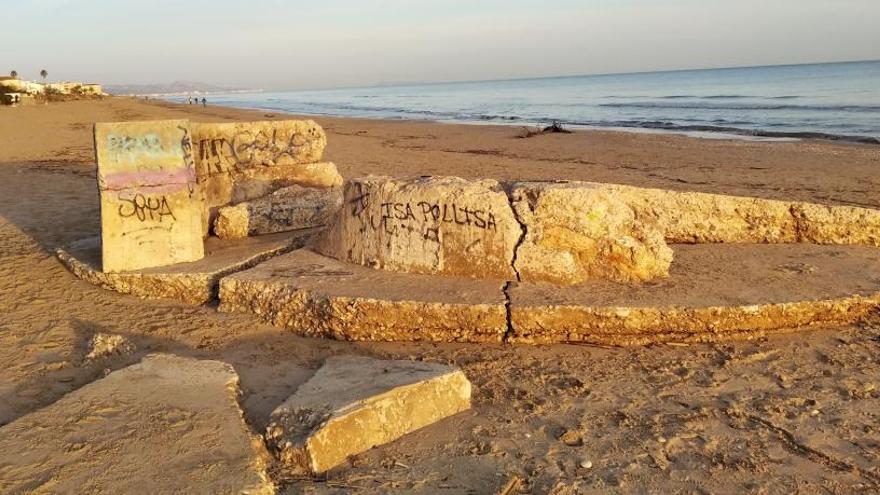 Las ruinas de las dos «casamatas» o baterías de defensa del litoral que ahora han salido a la luz.