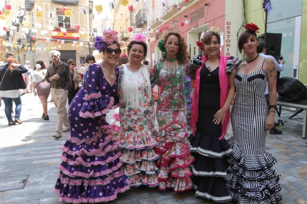 Gran ambiente en al Fiesta de las Cruces de Mayo en Cartagena