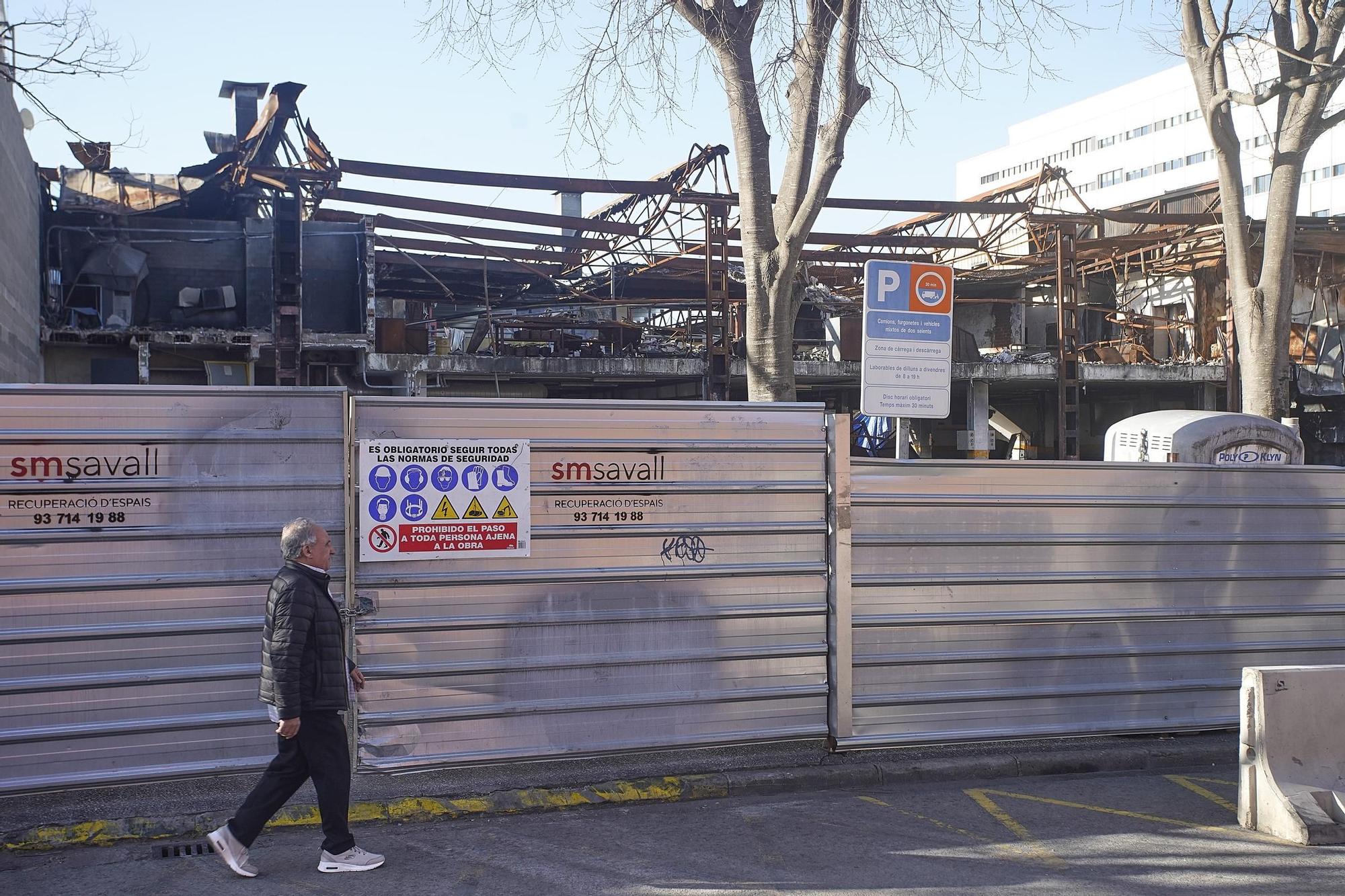 Les naus de l'entrada sud de Girona, un any després de l'incendi