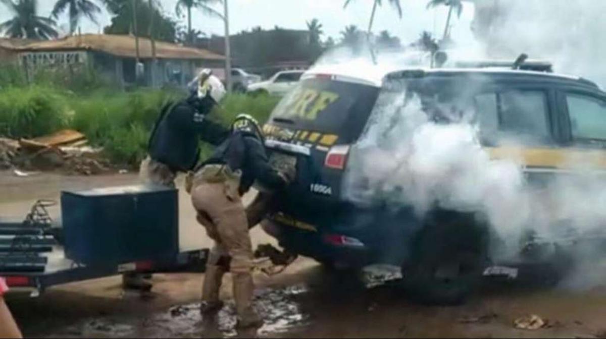 Brutal abús policial al Brasil: gasat fins a morir un home al maleter d’un cotxe